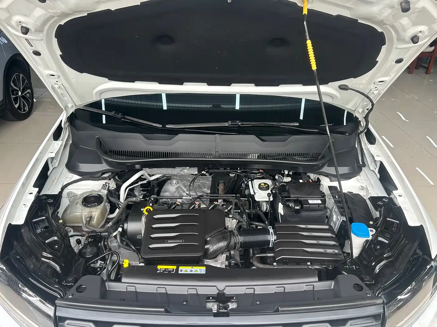 VOLKSWAGEN EXPLORING THE SHADOW