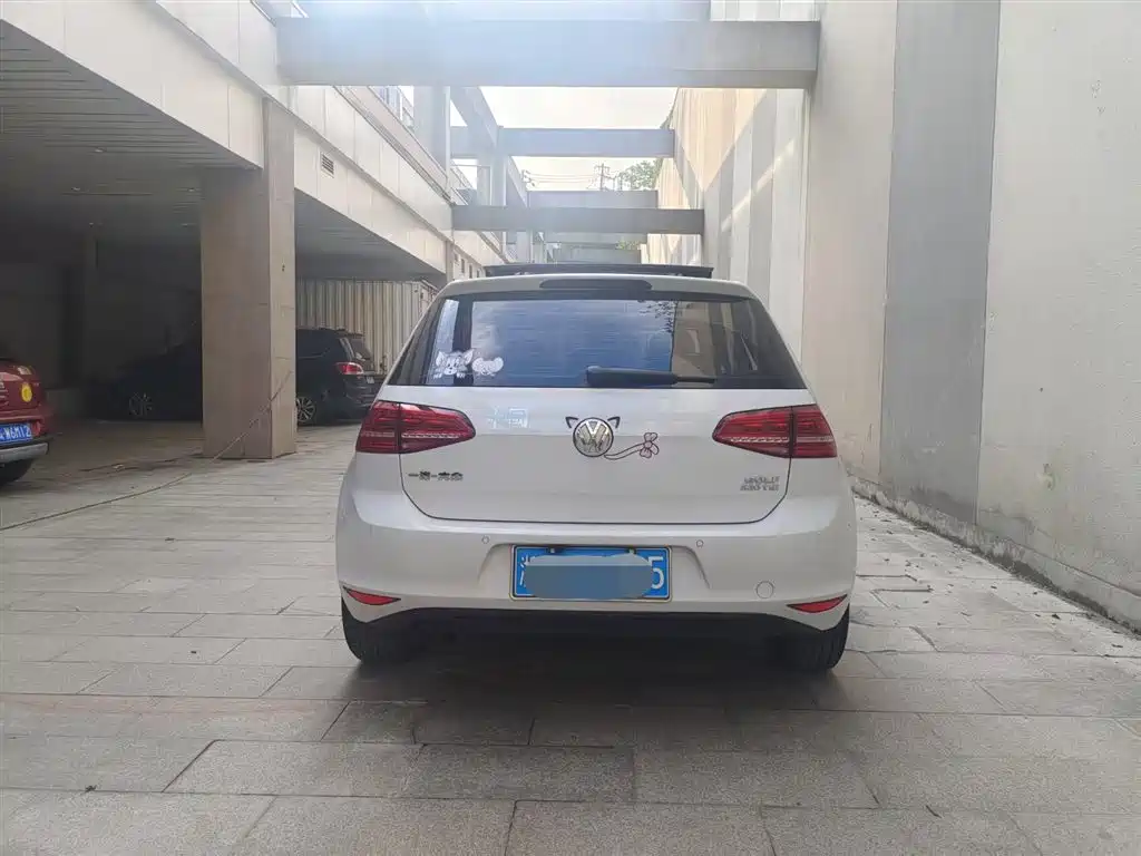 Volkswagen Golf 2016 230TSI Automatic Comfort фото 5