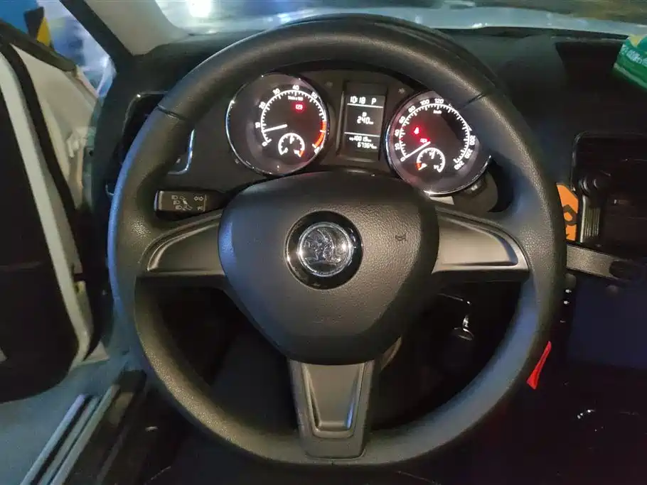 Škoda Yeti 2017 TSI280 DSG Advance фото 15