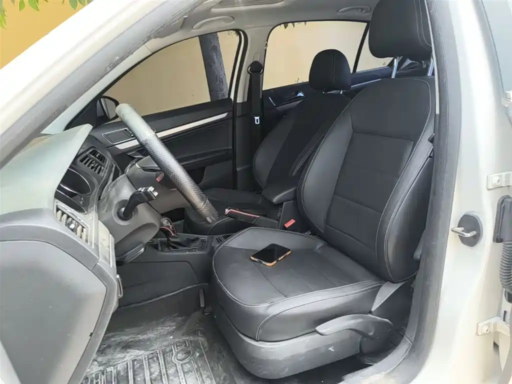 Volkswagen Lavida 2015 230TSI DSG Comfort Edition фото 15