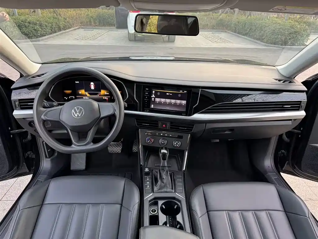 Volkswagen Passat 2022 280TSI Business Edition фото 14