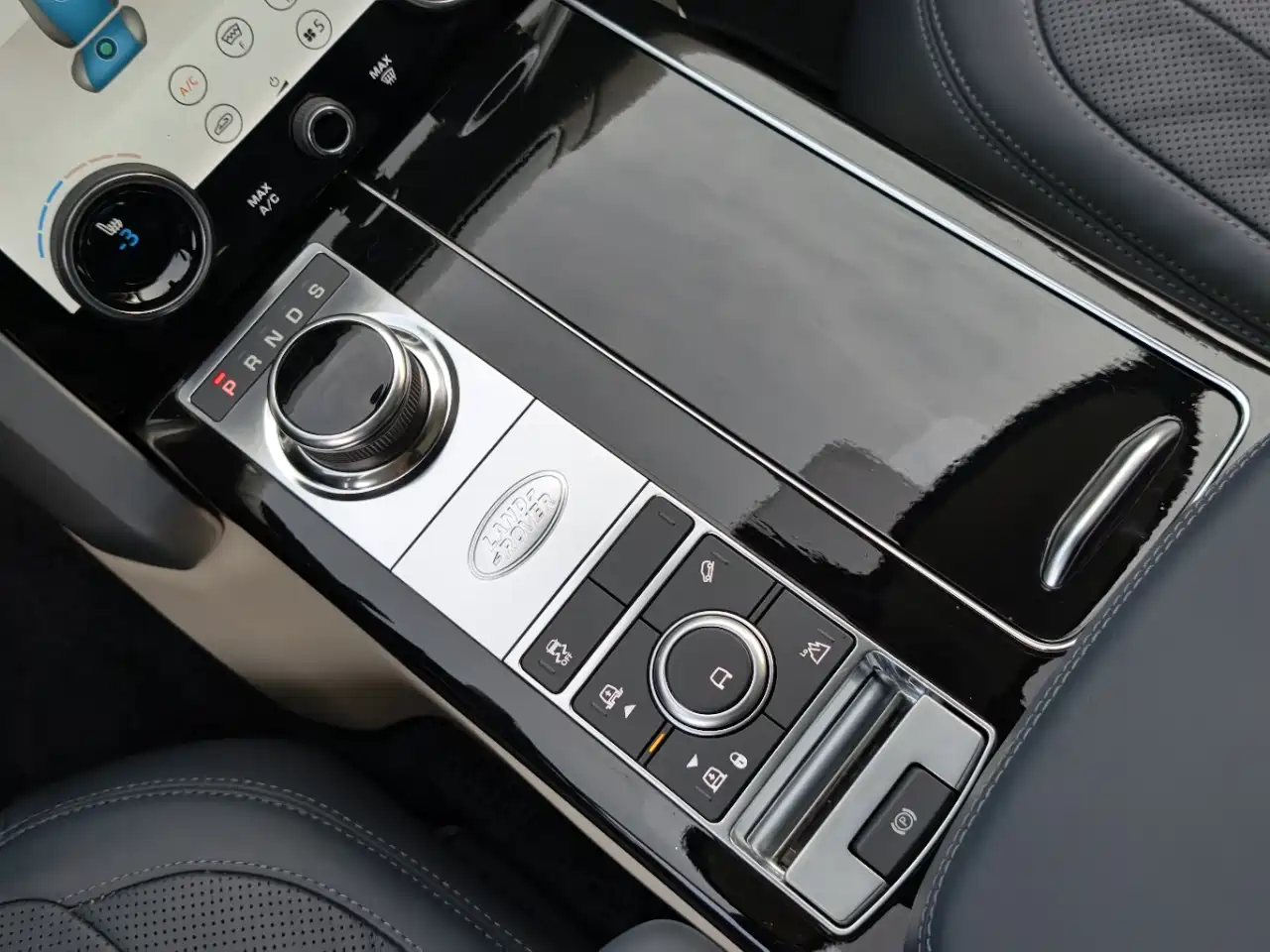 Land Rover Range Rover 2018 3.0 SC V6 Vogue Heritage Edition фото 8