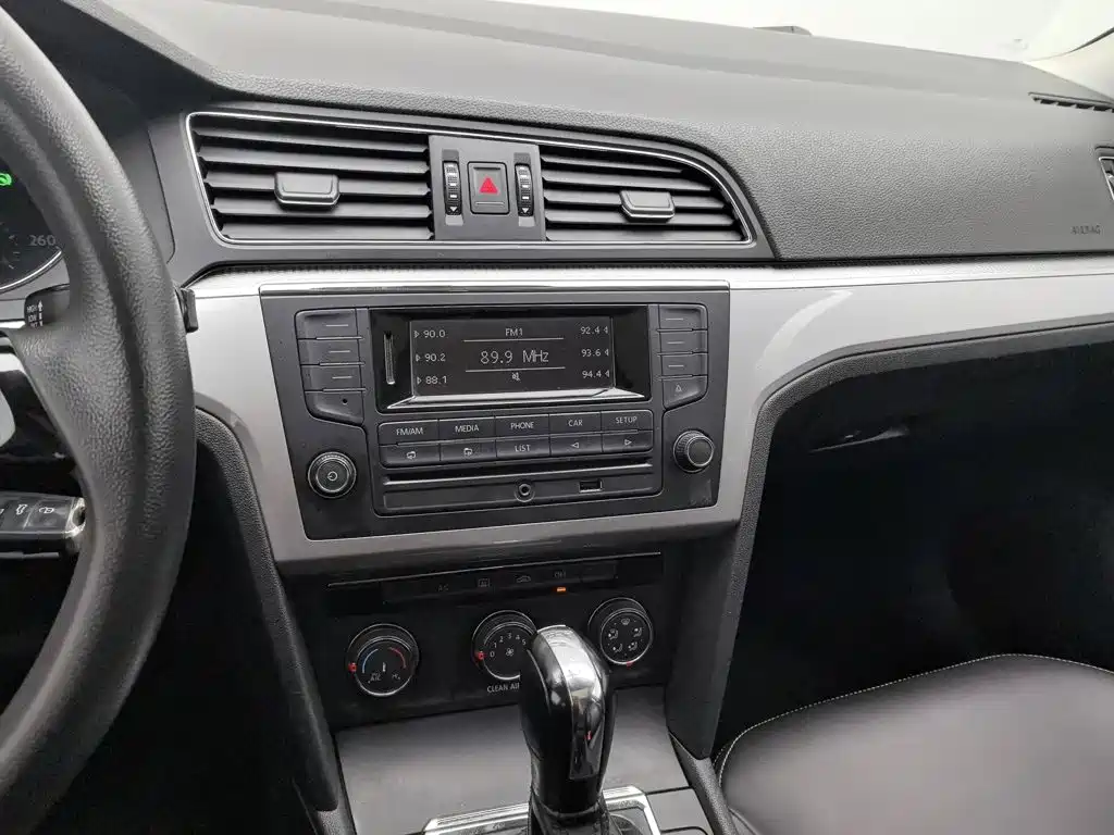 Photo 12 - Volkswagen Lamando