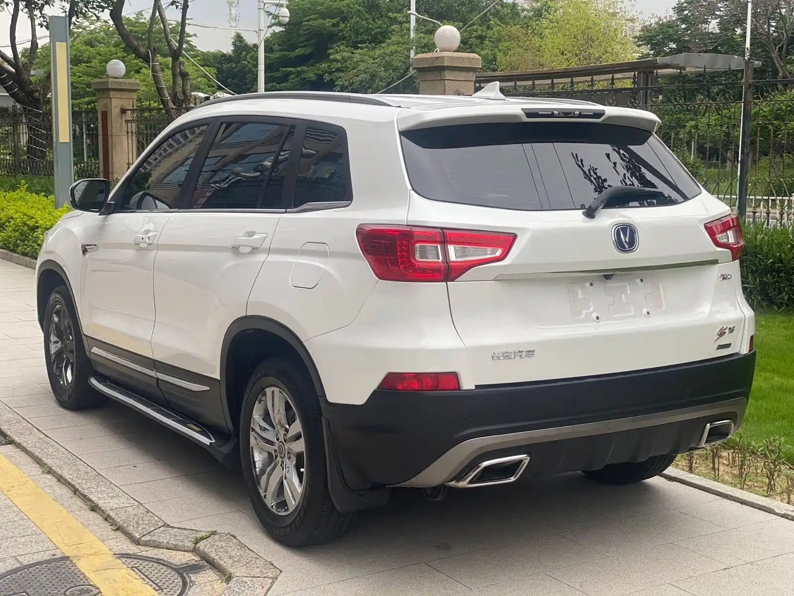 Фото 9 - Changan CS75