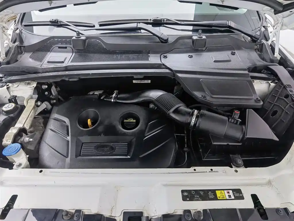 Land Rover Discovery Sport 2016 2.0T HSE фото 6
