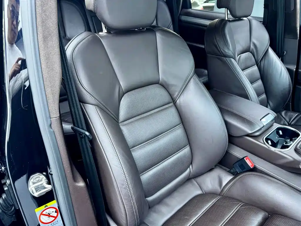 Porsche Cayenne 2011 Cayenne Turbo 4.8T фото 18