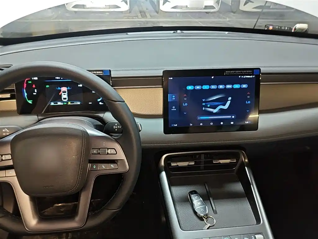 BYD Qin PLUS 2026 DM-i Smart Edition 128KM Progressive фото 10
