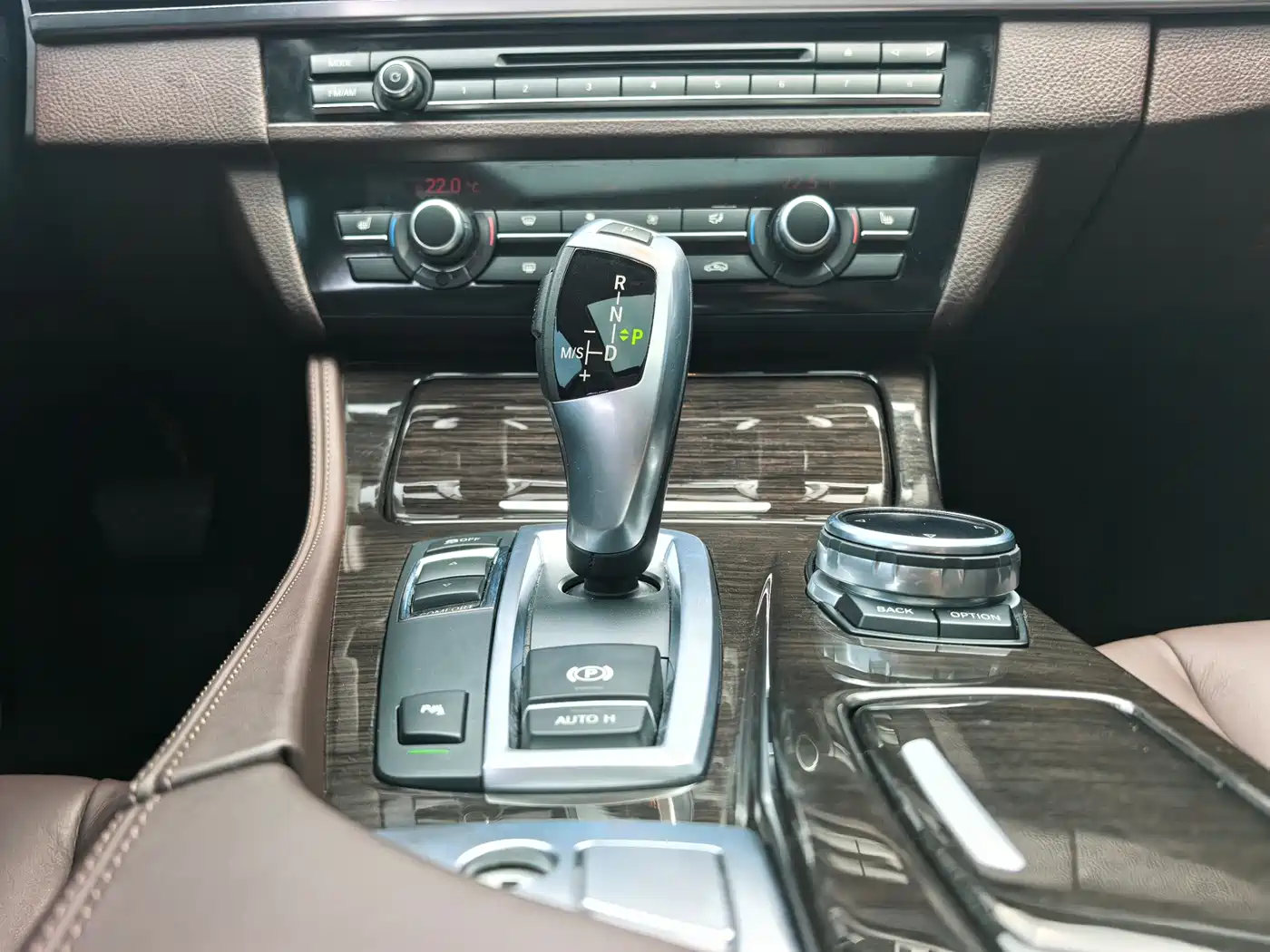 BMW 5 Series 2014 525Li Luxury Design Package фото 13