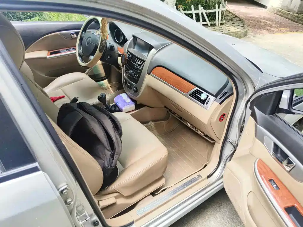 Buick Excelle 2010 2011 1.6LE-MT