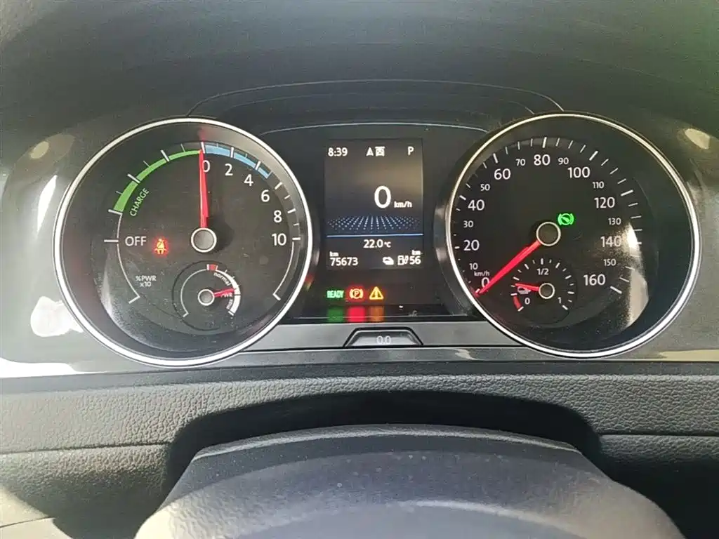 Volkswagen Golf Electric 2020 Chi фото 12