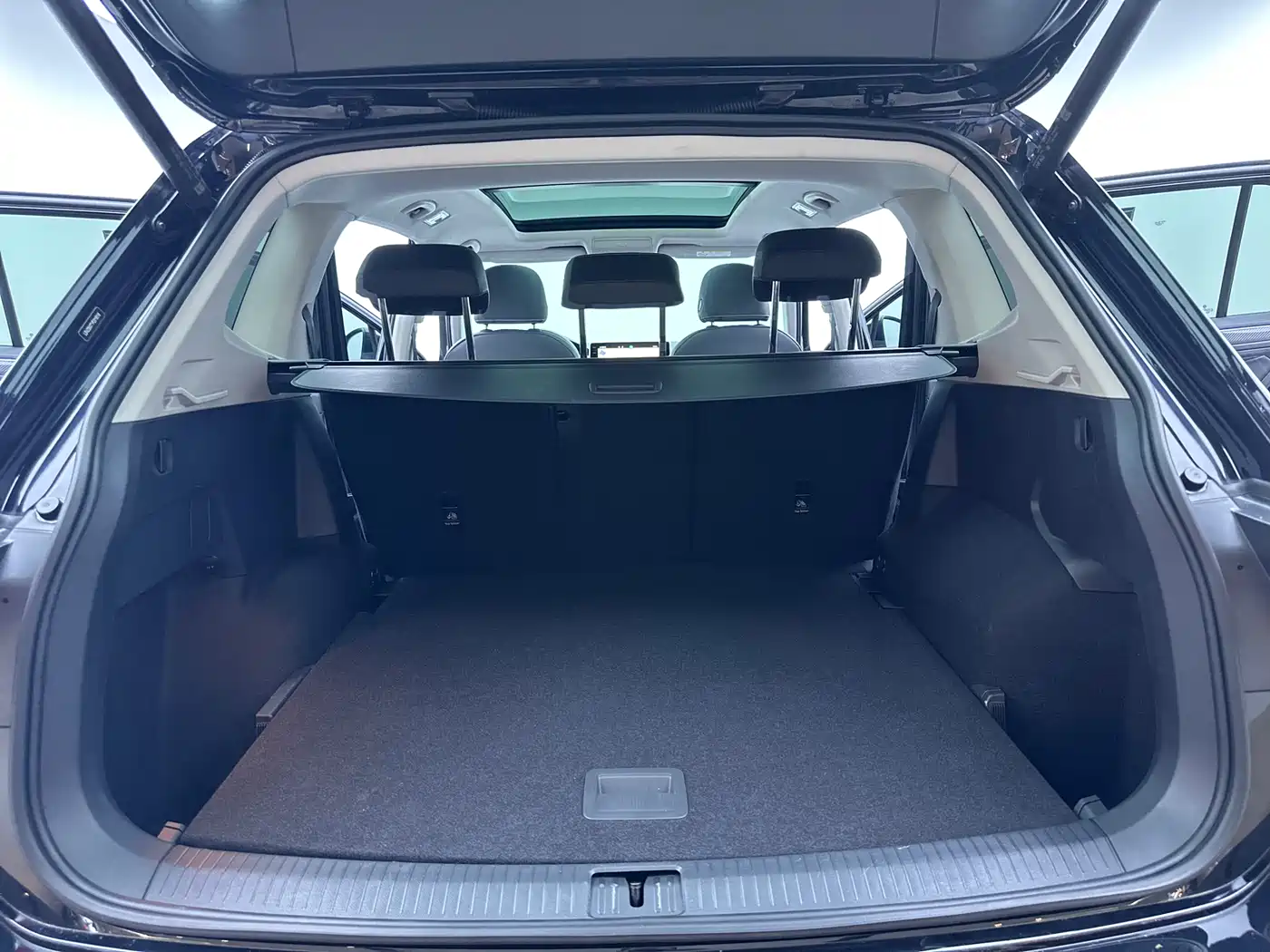 Volkswagen Tiguan L 2023 330TSI Auto 2WD R-Line Premium Edition фото 26