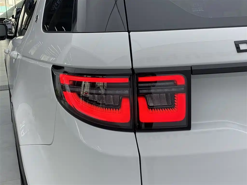 Land Rover Discovery Sport 2024 Performance Technology Edition фото 33