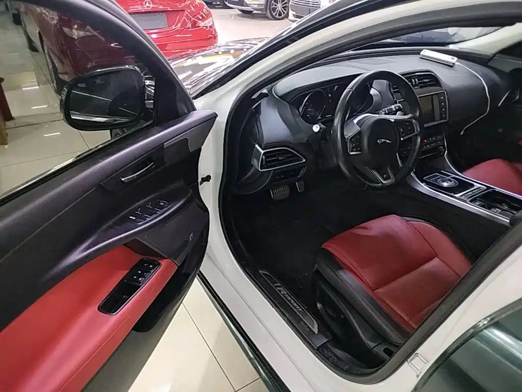 Jaguar XE 2017 2018 2.0T 200PS 2WD R-Sport