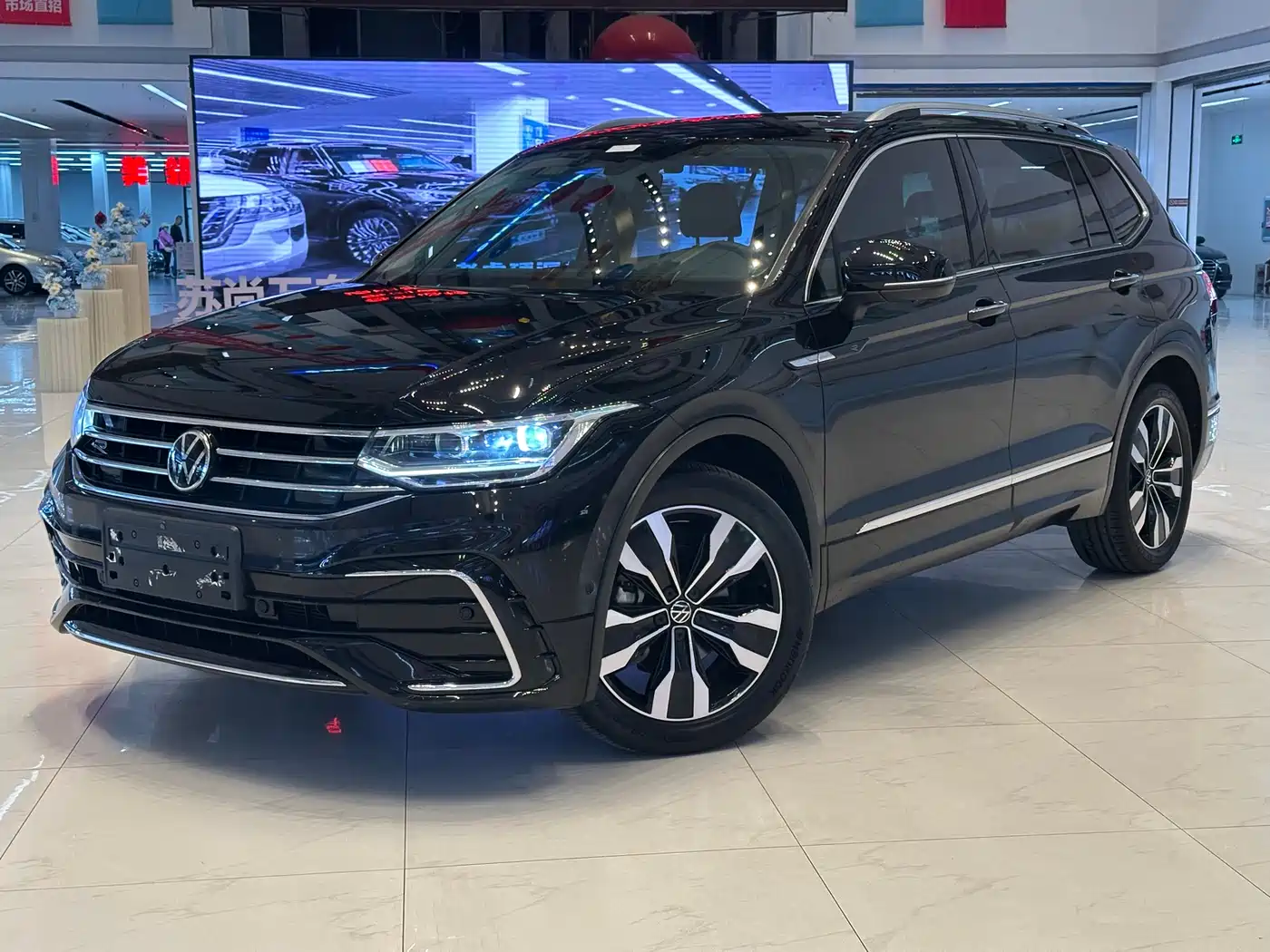 Volkswagen Tiguan L 2023 330TSI Auto 2WD R-Line Premium Edition