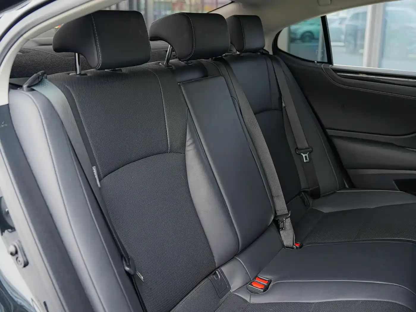 Lexus ES 2021 300h Luxury Edition фото 15
