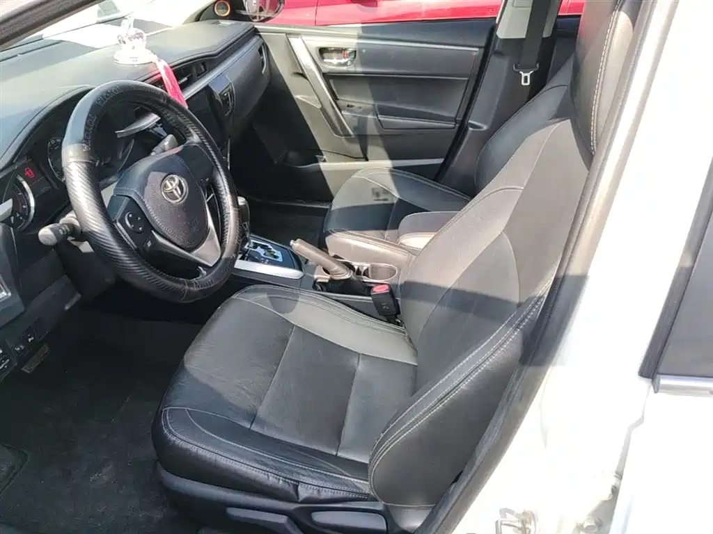 Toyota Corolla 2014 1.6L CVT GL-i Leather Edition фото 15