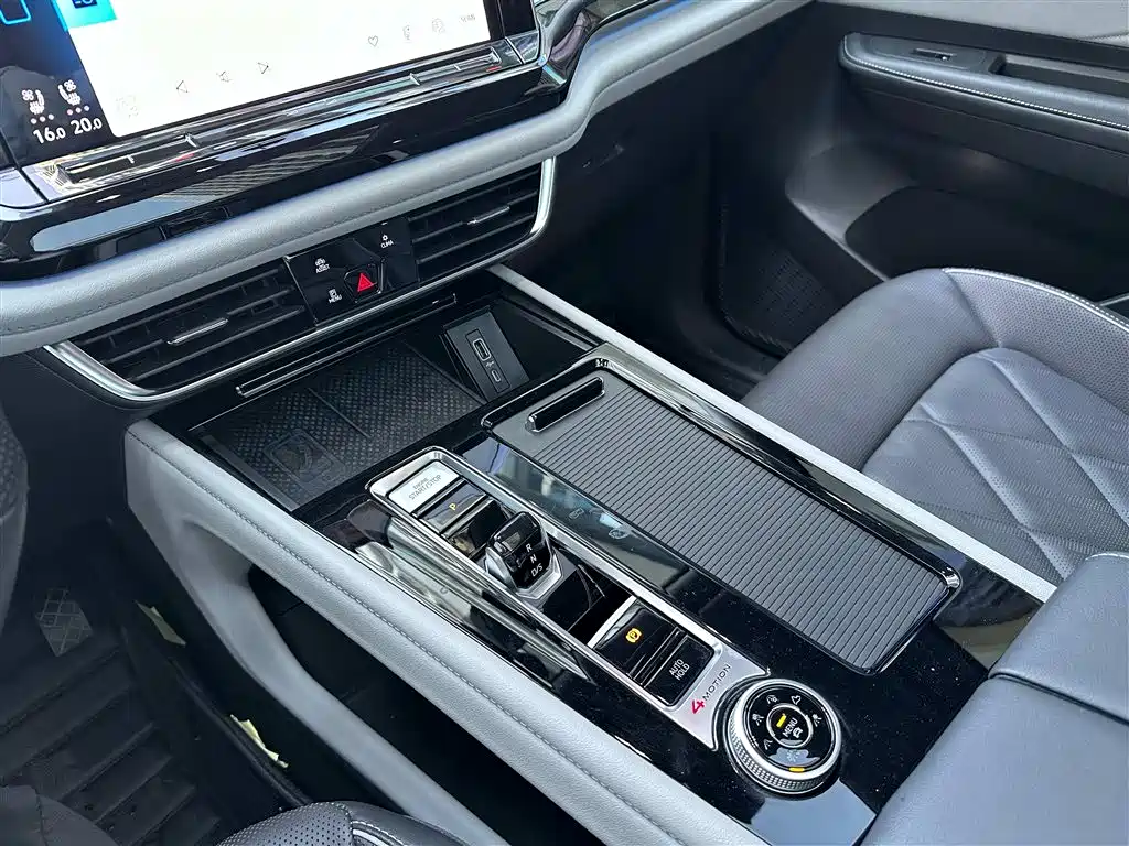 Volkswagen Teramont 2024 380TSI 4WD Prestige Flagship Edition фото 36