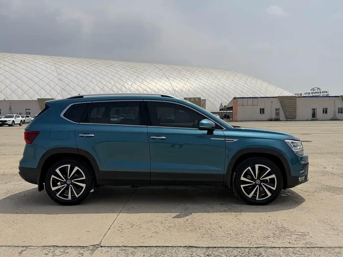 Volkswagen Tharu 2022 280TSI FWD Luxury Edition фото 4