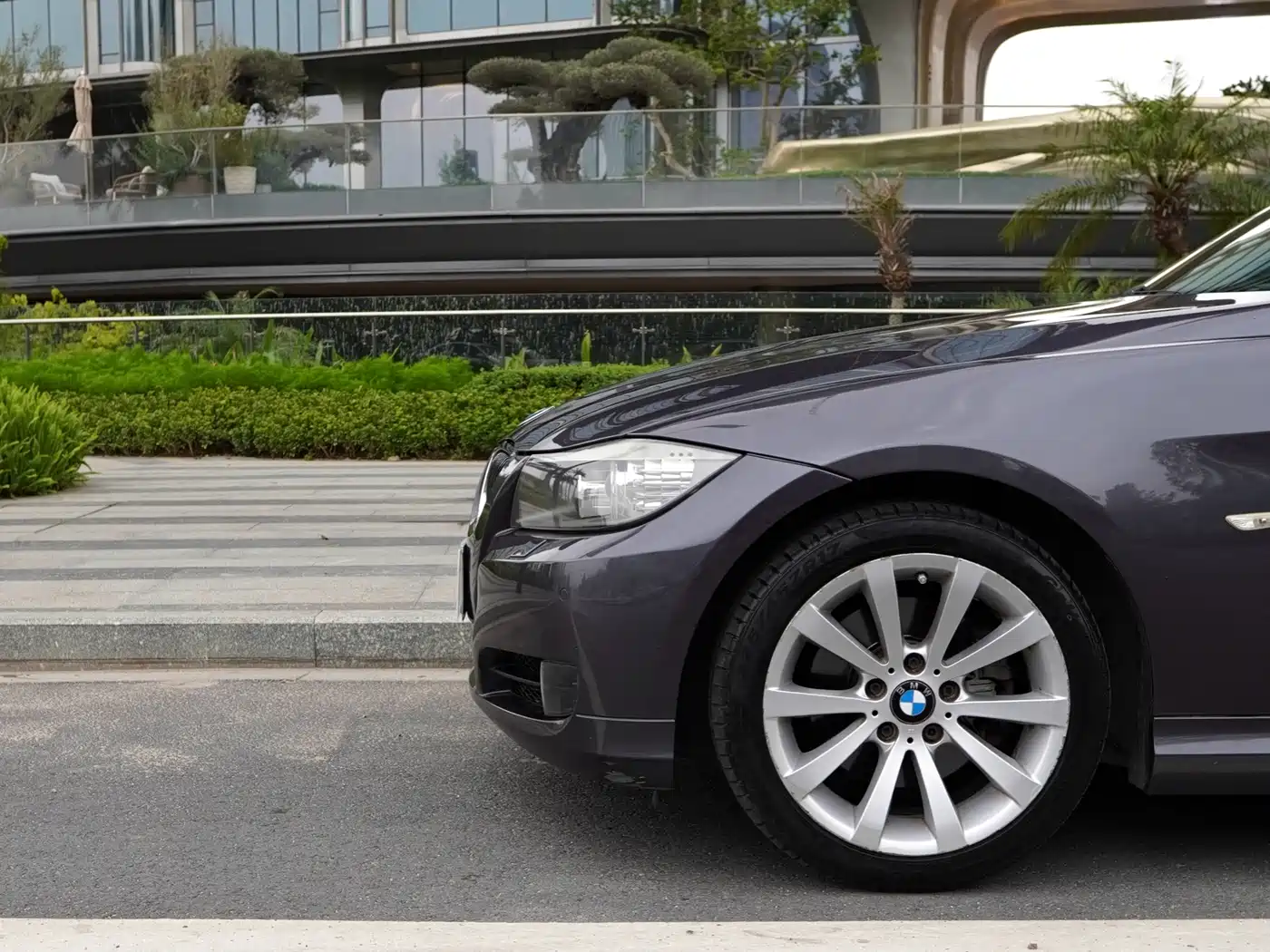 BMW 3 Series 2009 325i Luxury фото 17