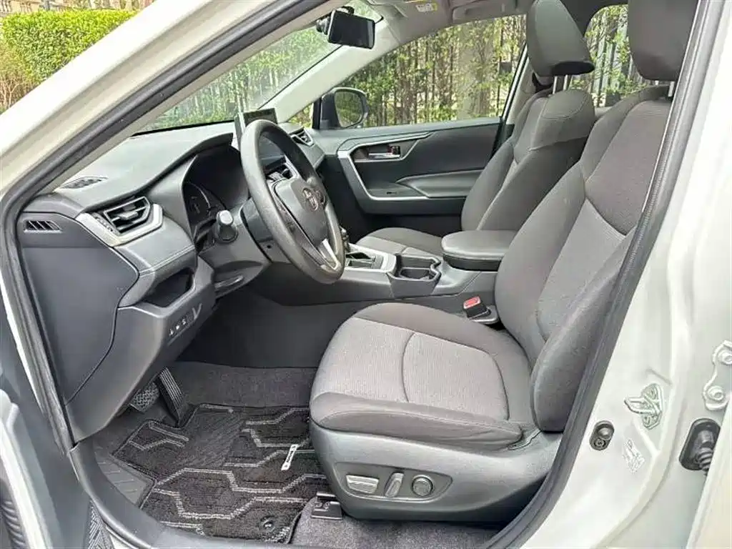 Toyota RAV4 Rongfang 2022 2.0L CVT 2WD Trend Plus Edition фото 7