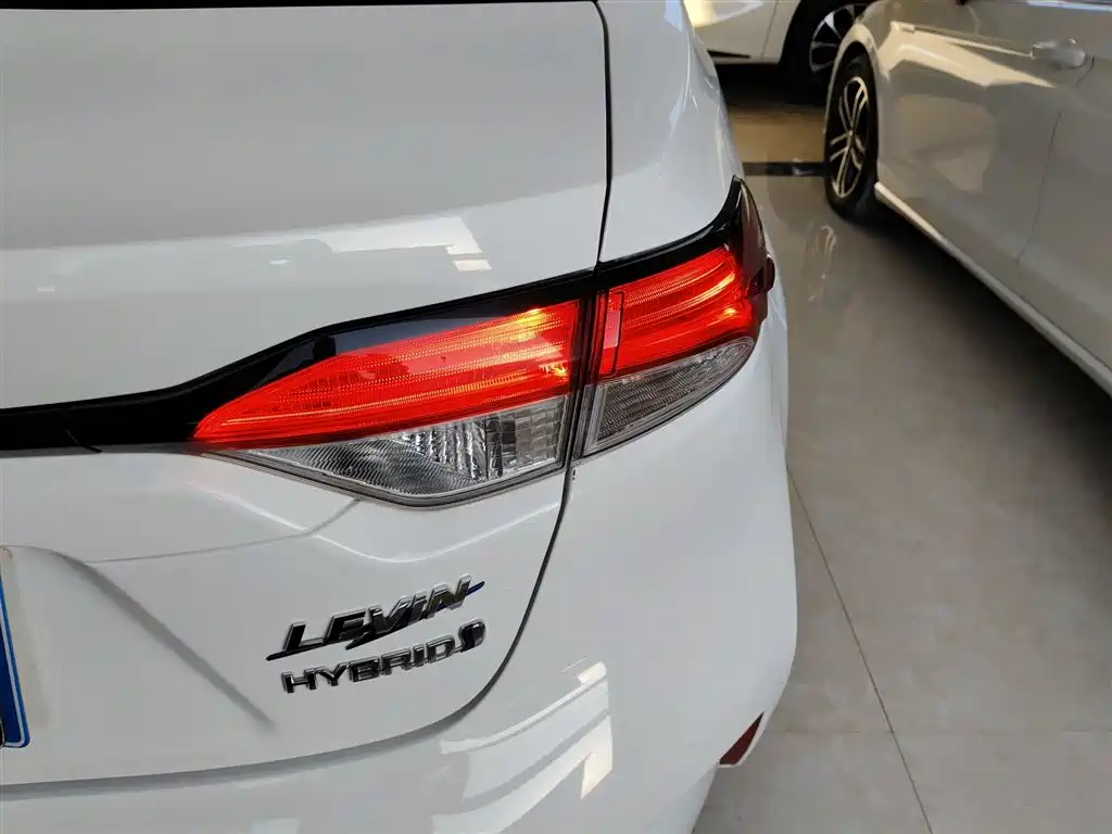 Toyota Levin 2022 Dual Engine 1.8H E-CVT Luxury Edition фото 24