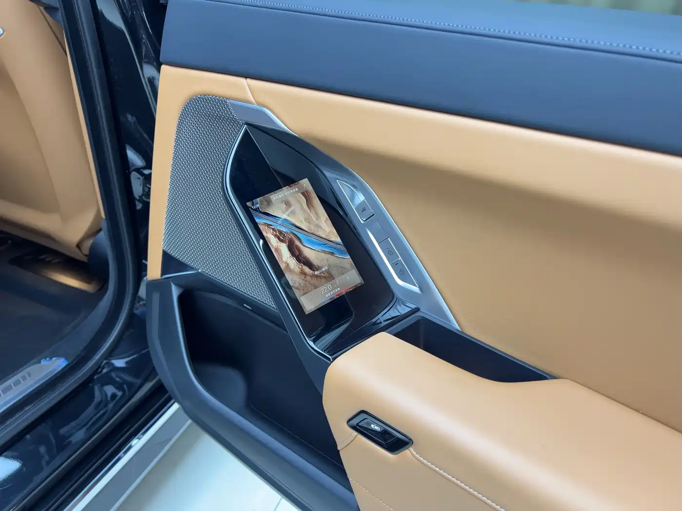 BMW 7 Series 2023 Model 735Li M Sport Package фото 6