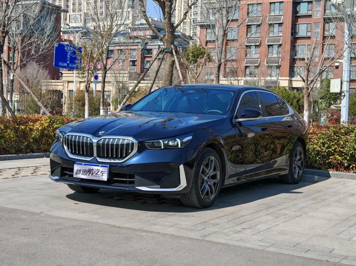 BMW 5 Series 2024 530Li Leading Model Luxury Package