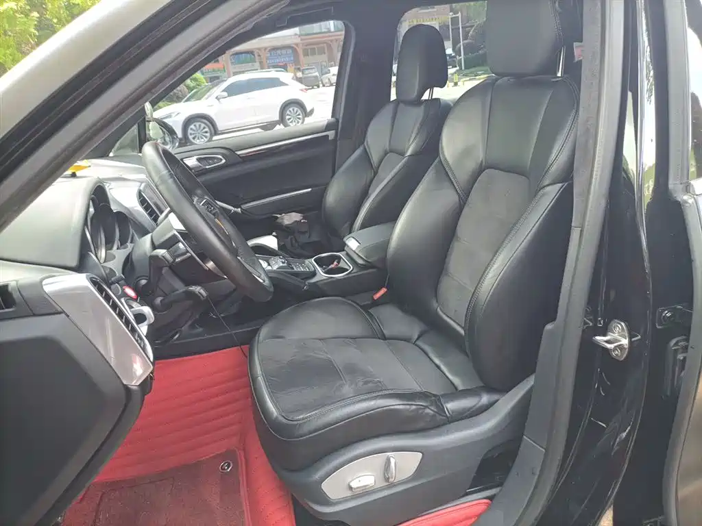 Porsche Cayenne 2016 Cayenne Platinum Edition 3.0T фото 8