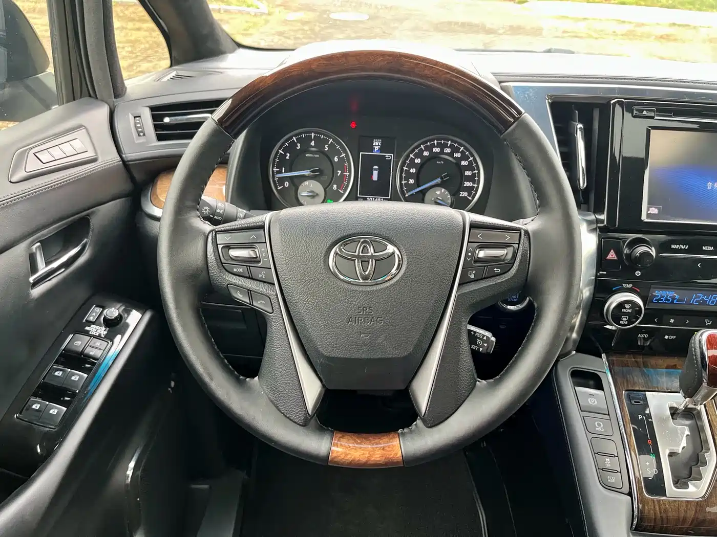Toyota Alphard 2018 3.5L Luxury фото 8