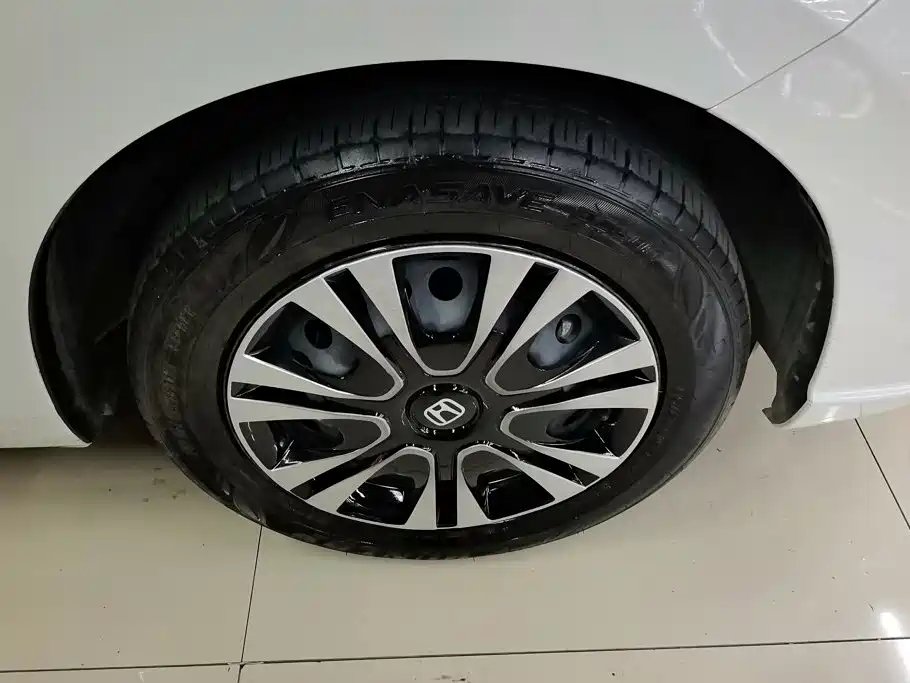 Фото 6 - Honda Fit