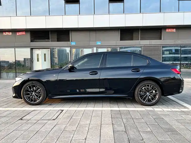 BMW 3 Series 2024 325Li M Sport Shadowline Package — фото 4
