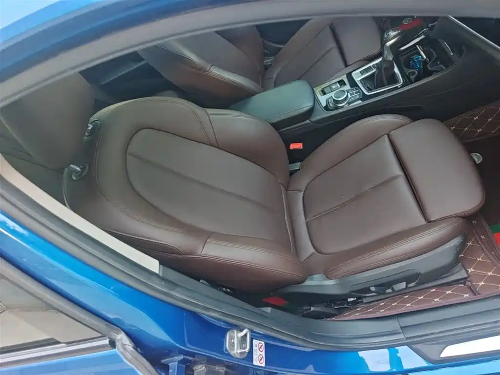BMW 1 Series 2019 120i Leading M Sport Package фото 25