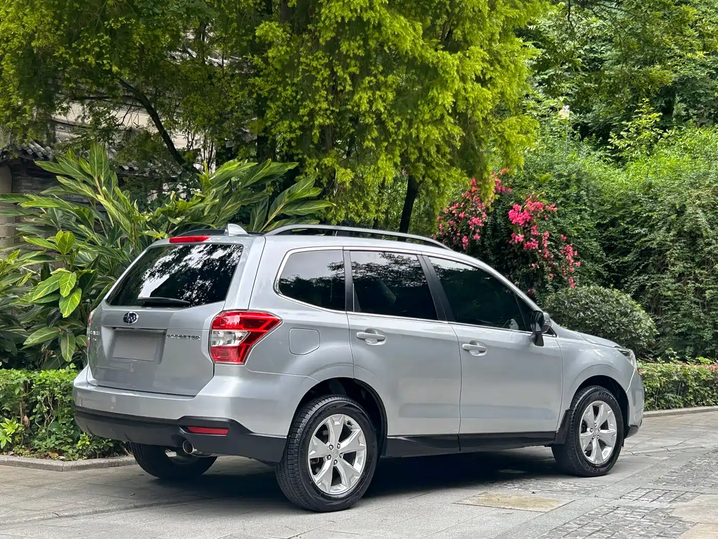 Subaru Forester 2013 2.5i Automatic Luxury Edition фото 12