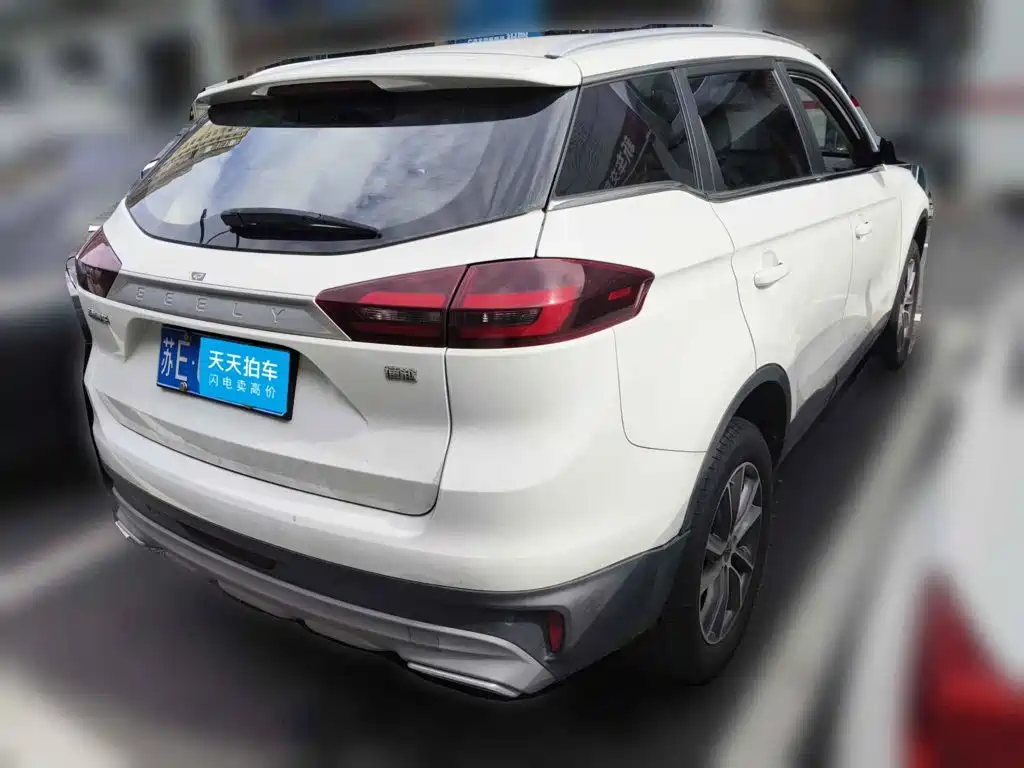 Фото 2 - Geely Boyue