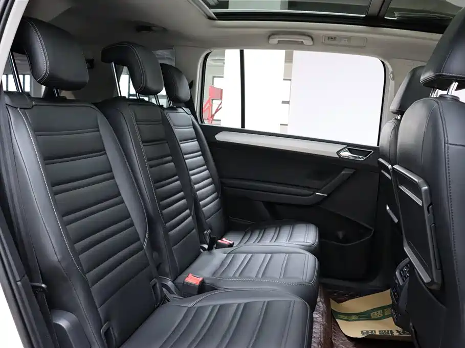 Volkswagen Touran 2018 Touran L 280TSI DSG Comfort 7-seater China V фото 17
