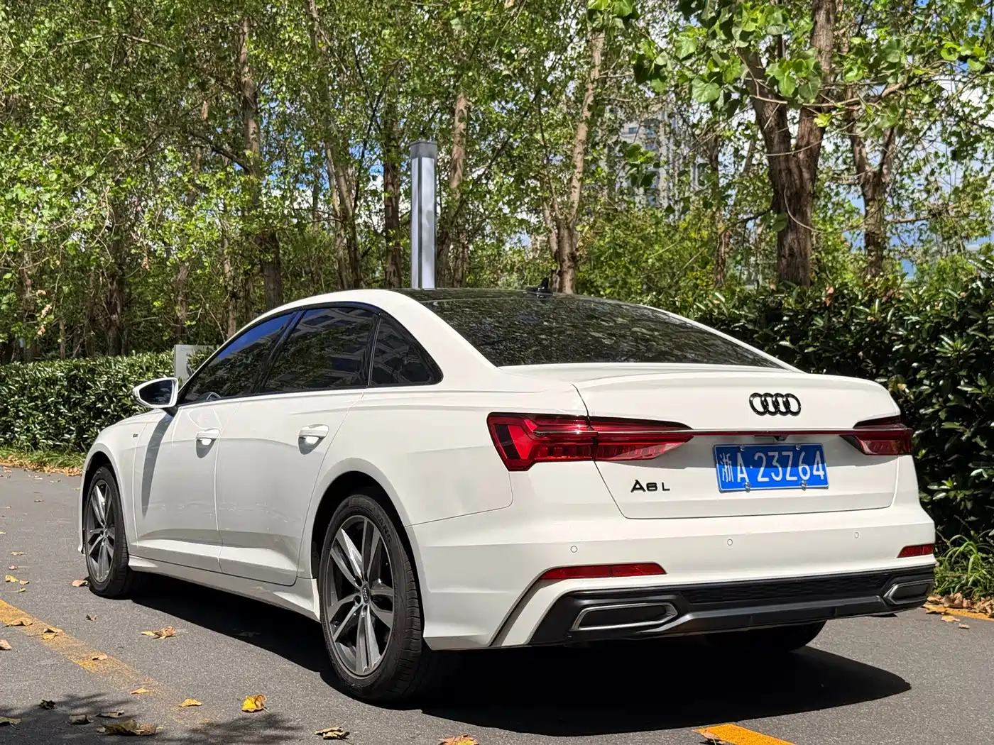 Photo 3 - Audi A6L