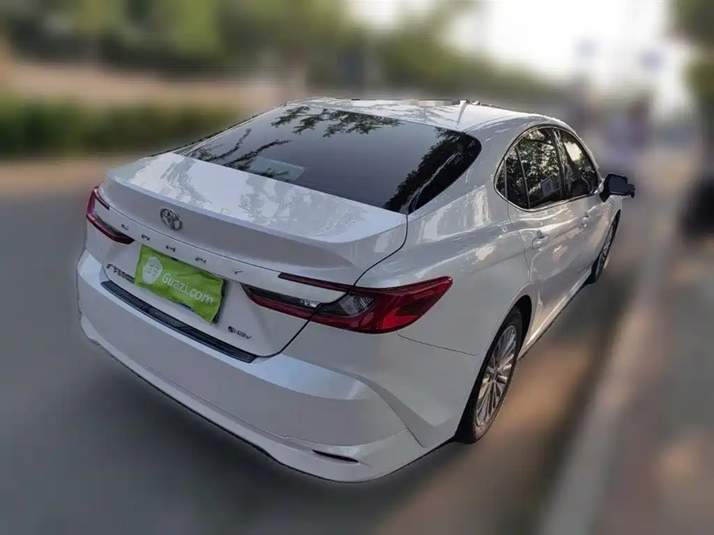 Toyota Camry 2024 Hybrid 2.0HE Elite Edition фото 29