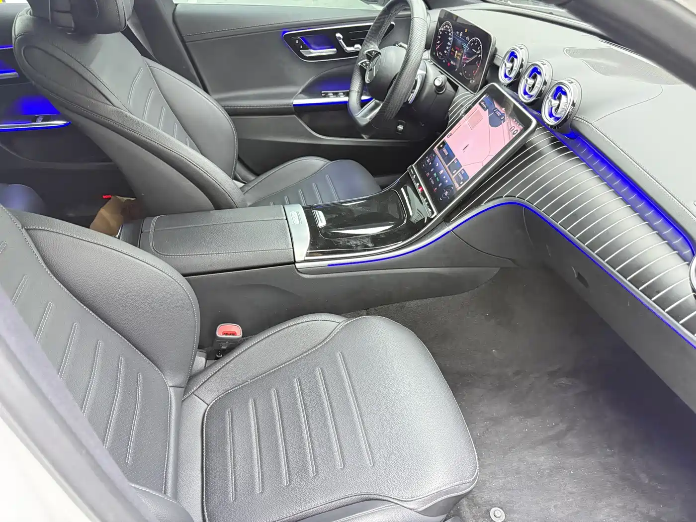 Photo 7 - Mercedes-Benz C-Class