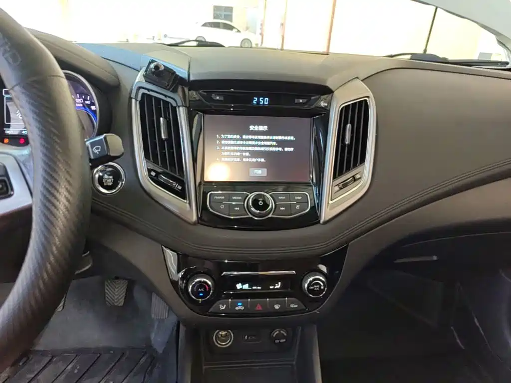 Фото 13 - Changan Eado