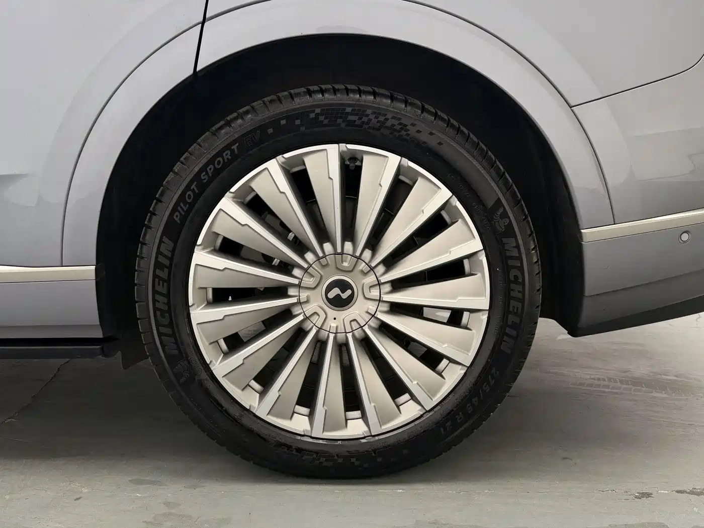 Ledao L90 2025 2025 AWD Base Model
