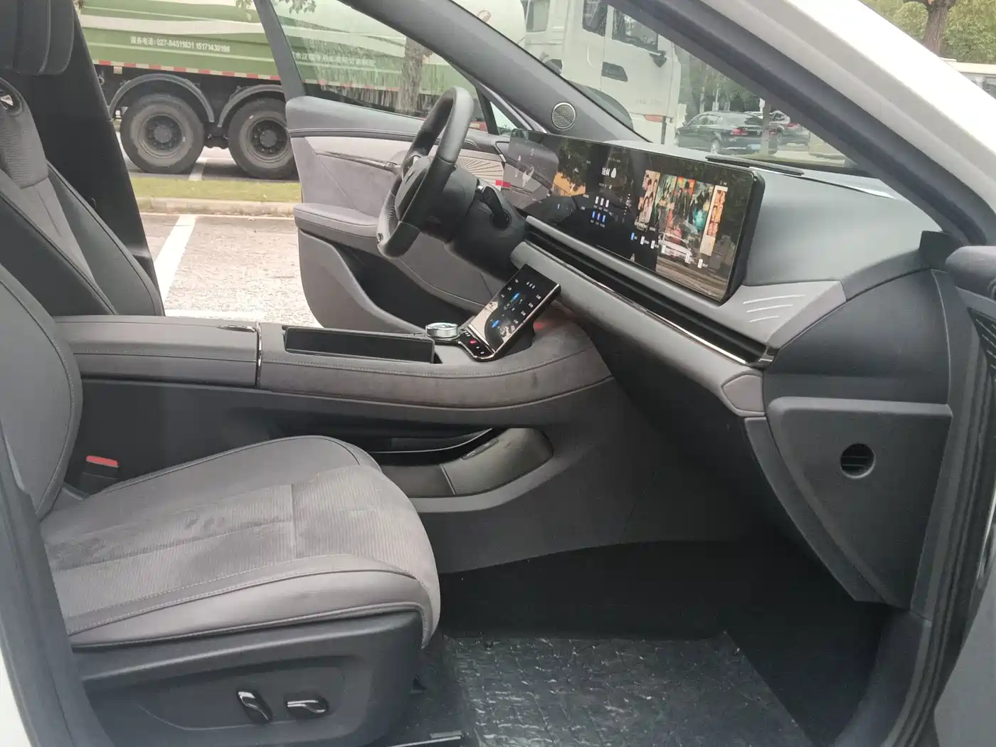 Voyah Passion 2025 2024 PHEV AWD Ultra Long Range Flagship