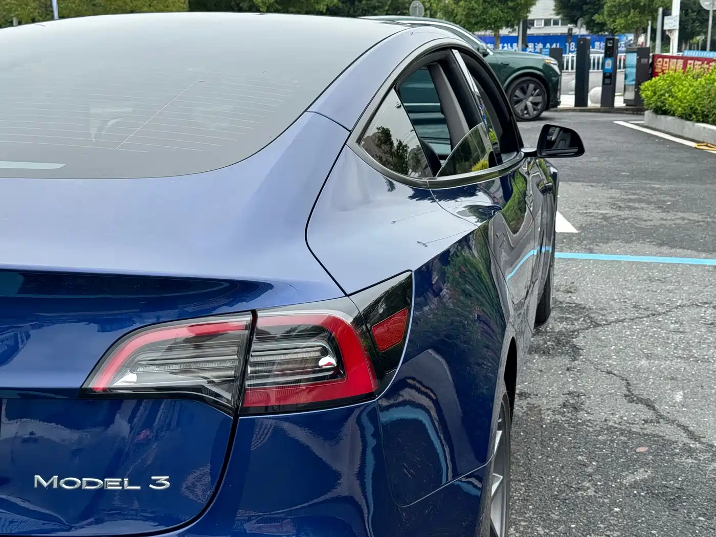 Фото 14 - Tesla Model 3