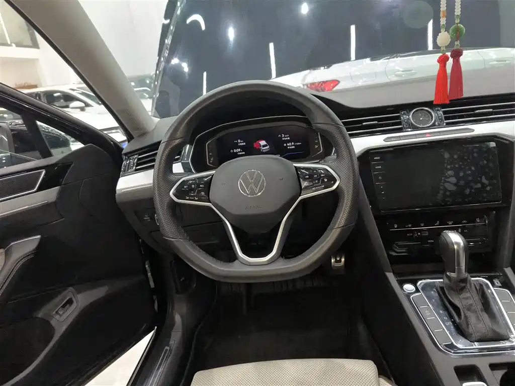 Volkswagen Magotan 2023 Model 2 Million Commemorative Edition 330TSI DSG Luxury фото 3