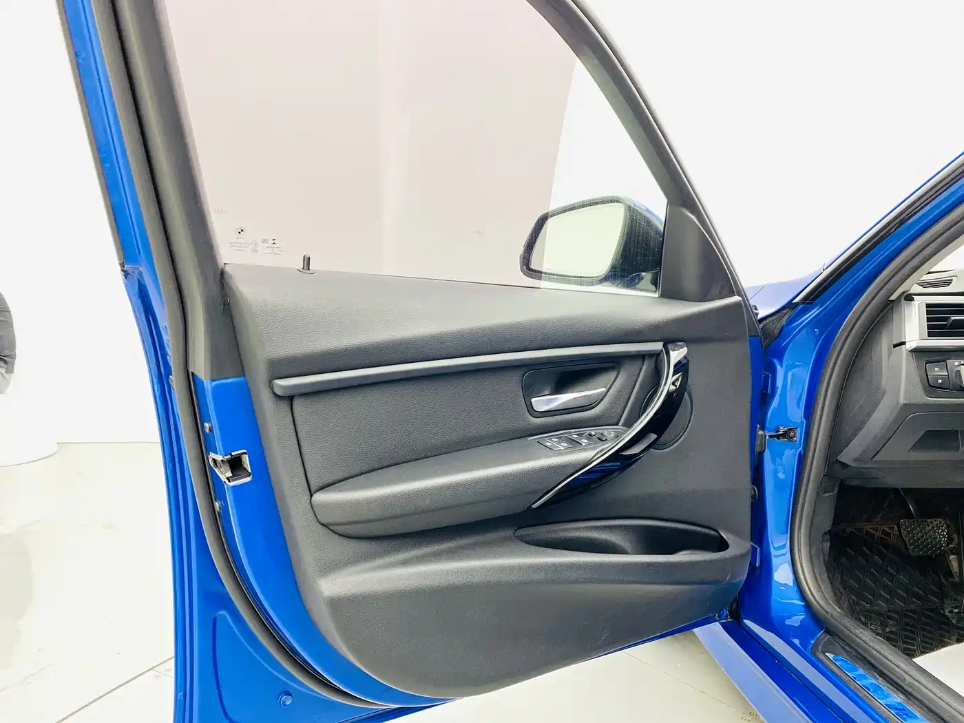 BMW 3 Series 2017 320Li M Sport фото 17