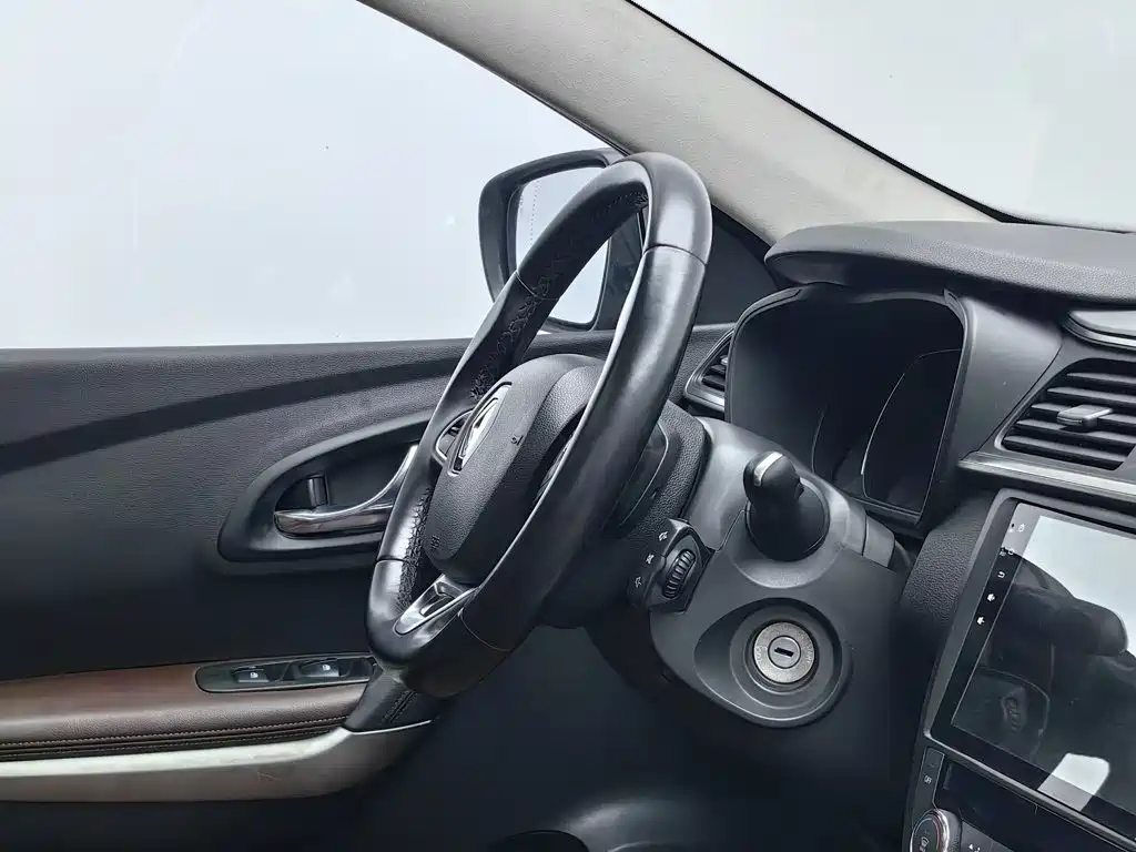 Renault Kadjar 2016 2016 2.0L 2WD Leading