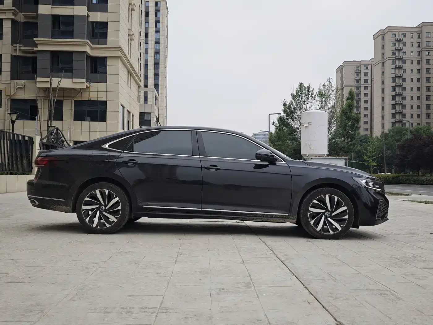 Volkswagen Passat 2022 330TSI Starlight Elite Edition фото 9
