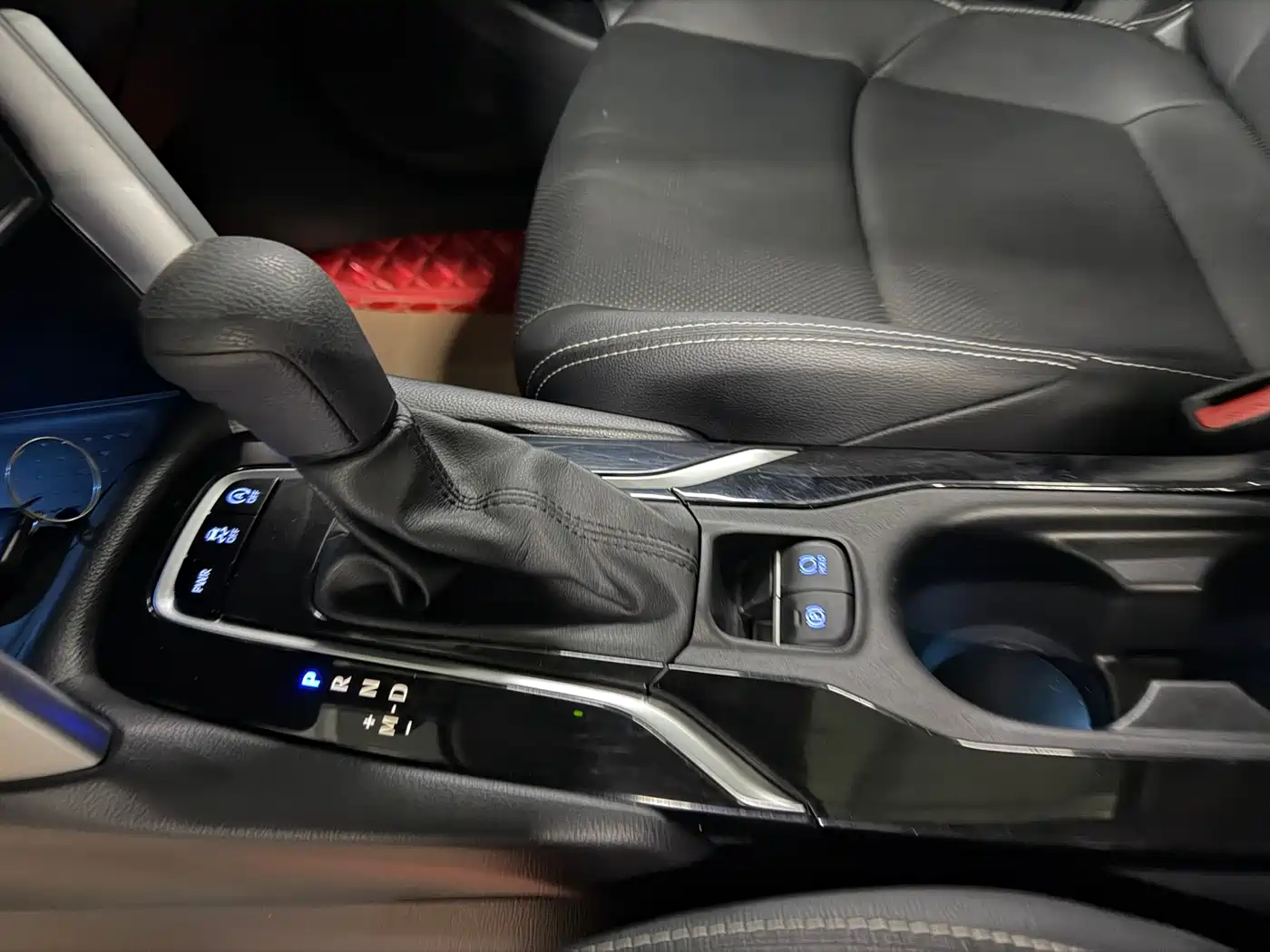 Toyota Frontlander 2023 2.0L CVT Luxury Edition фото 7