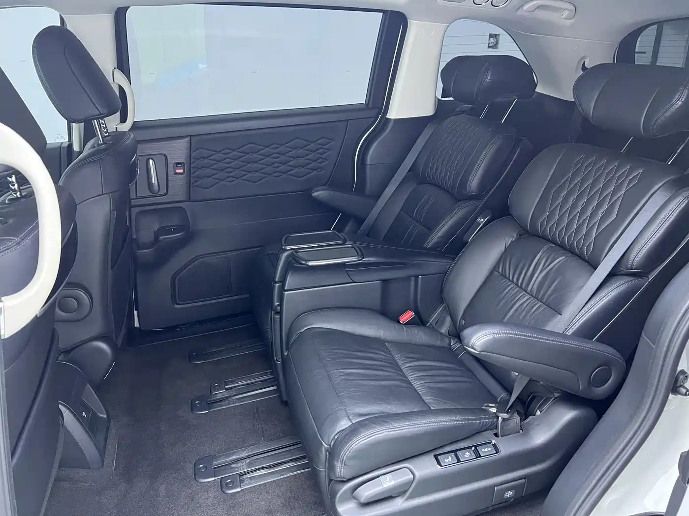 Honda Elysion 2023 2022 2.0L e:HEV Luxury