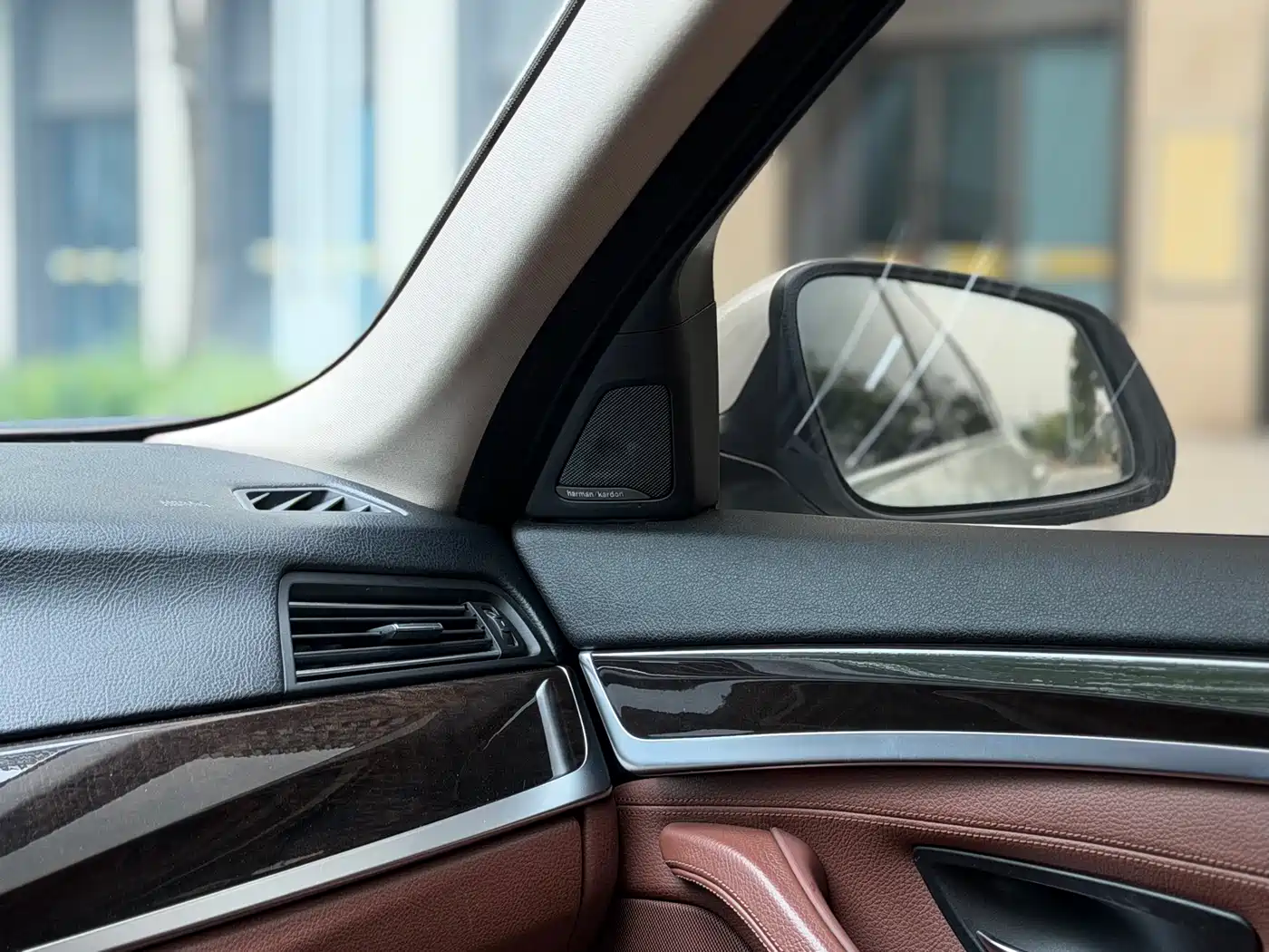 BMW 5 Series 2014 535Li Leadership фото 7