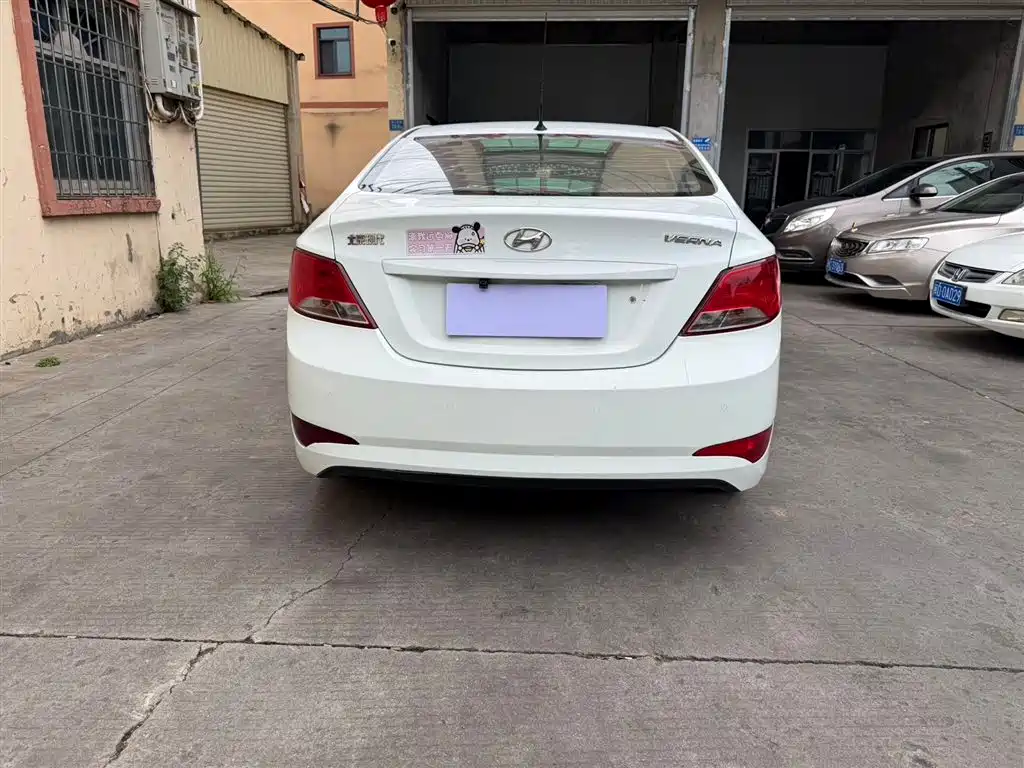 Hyundai Verna 2014 1.4L Automatic Smart GLS фото 8